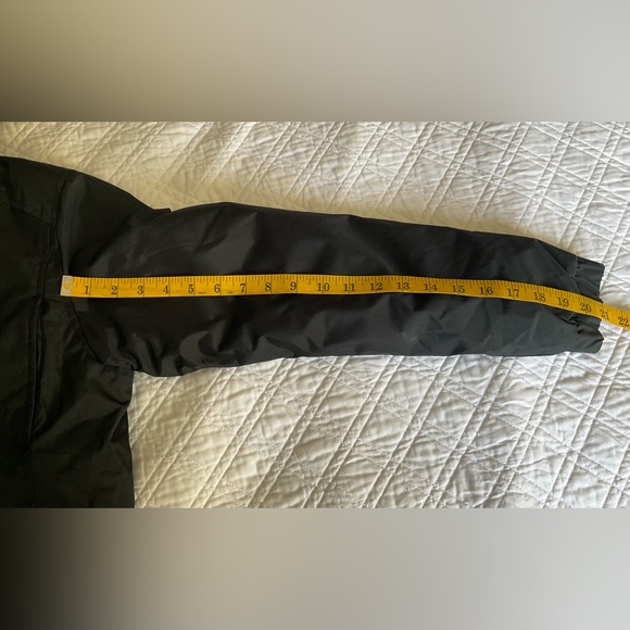 Boys black medium admiral winter coat. - Picture 8 of 9